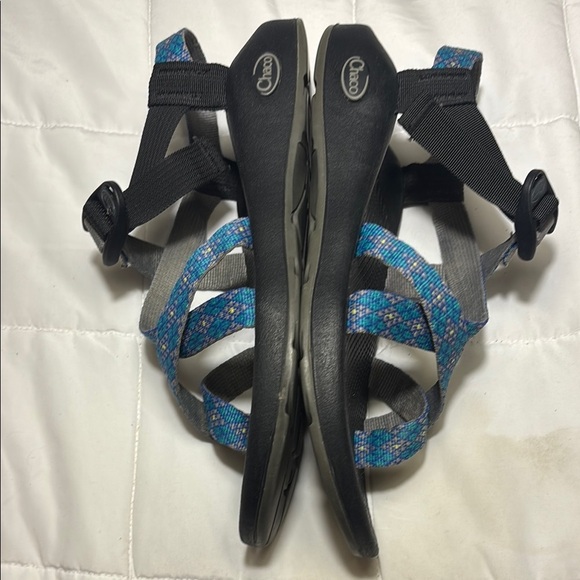 Chaco Z2 Yampa Vibram sandals Black Sandals with Blue Patterned Straps - Picture 2 of 13